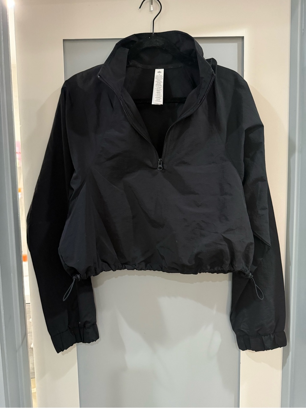 ALO Yoga Cropped 1/4 Zip Alumni Black Zippered Active Jacket